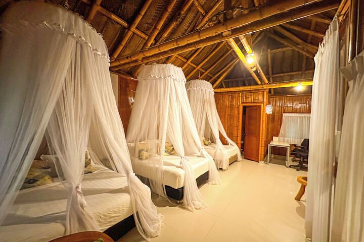 Room 3 of 7