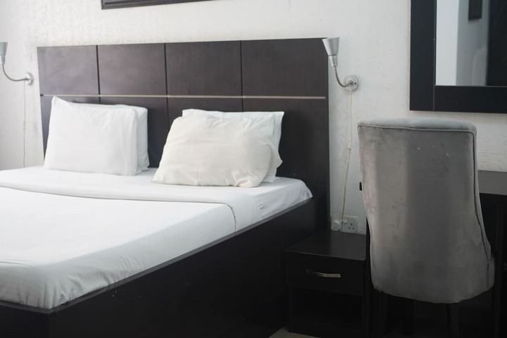 Room 7 of 23