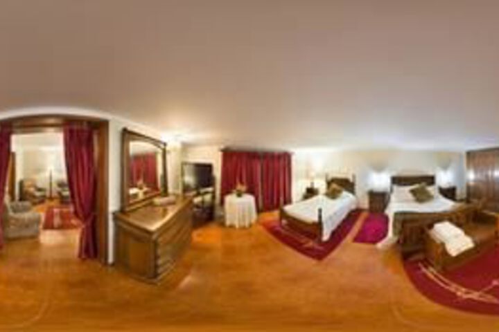 Room 25 of 63