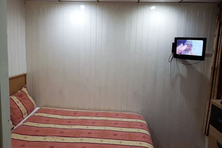 Room 5 of 63
