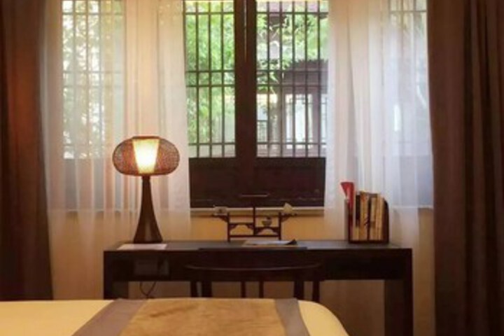 Room 38 of 63