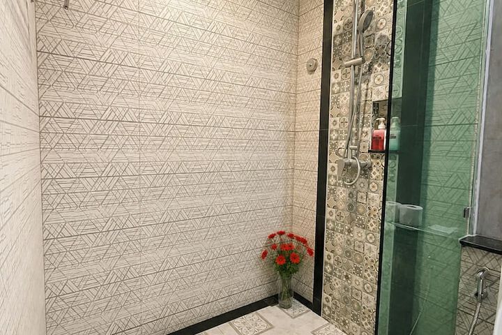Room 17 of 36