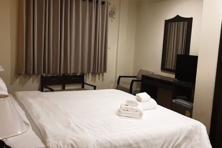 Room 10 of 43
