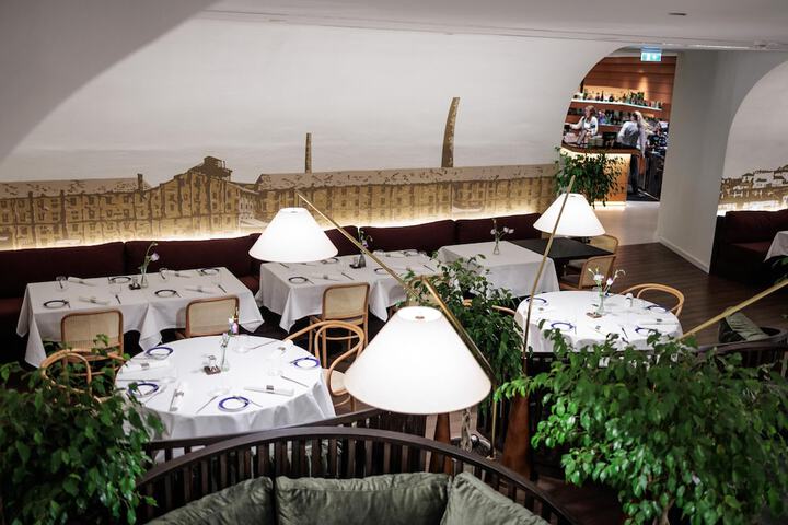 Dining 82 of 95