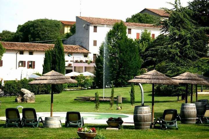 Resort la Mola in Sommacampagna