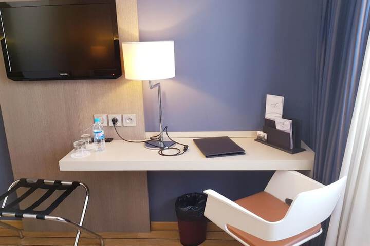 Room 17 of 47