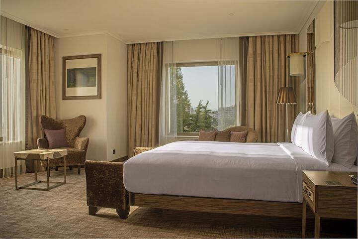 Room 5 of 91