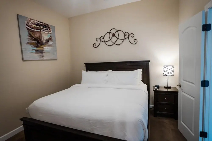 1 Bedroom Lake View Villa- 204