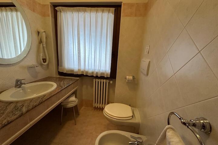 Room 55 of 106