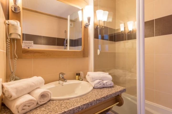 Room 20 of 40