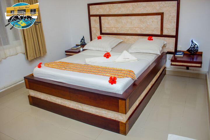 Room 8 of 48