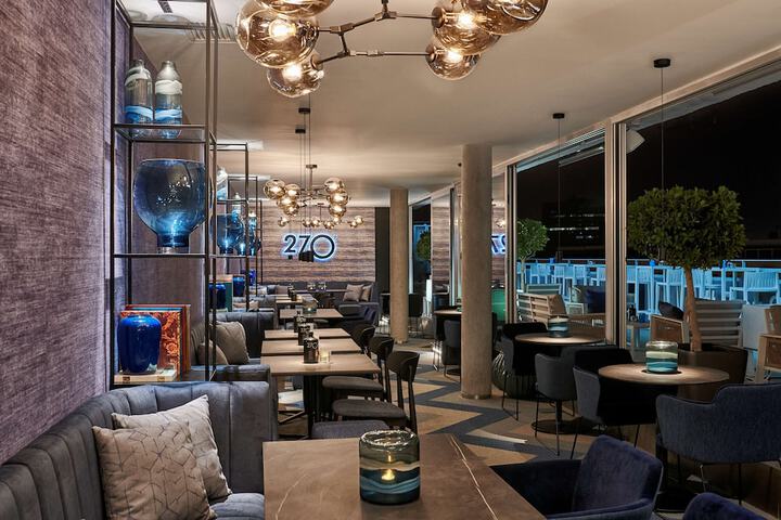 Lounge 59 of 74
