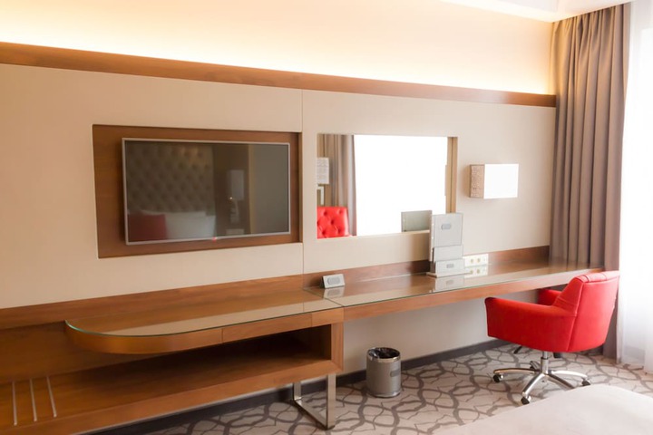 Room 10 of 60