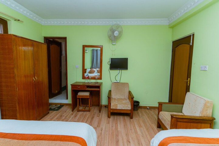 Room 9 of 48