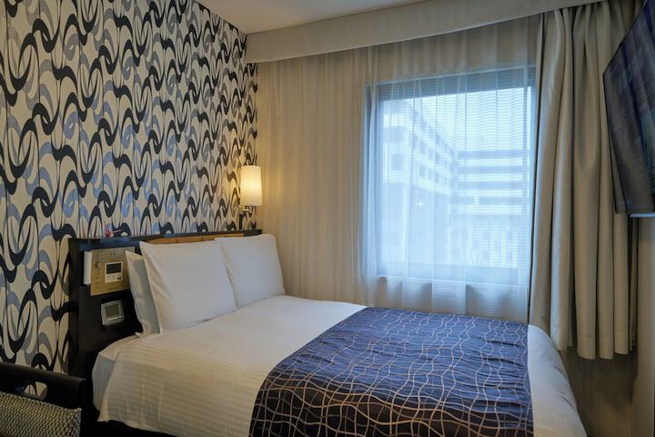 Room 13 of 38