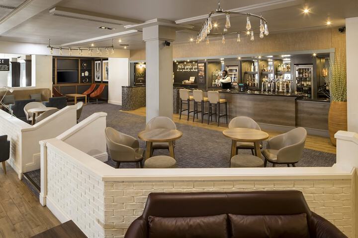 Lounge 59 of 85