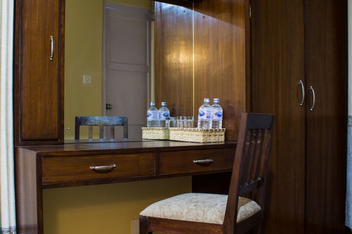 Room 9 of 20