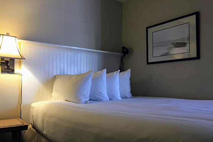 Room 25 of 168