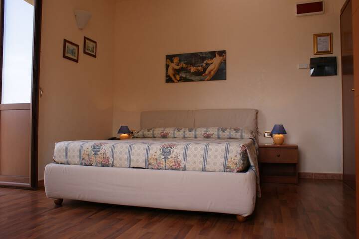 Room 4 of 26