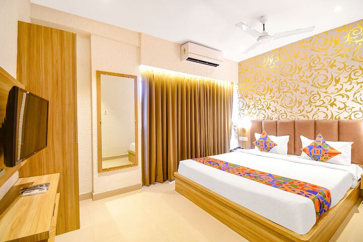 Room 17 of 38