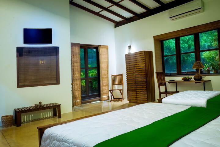 Room 10 of 60