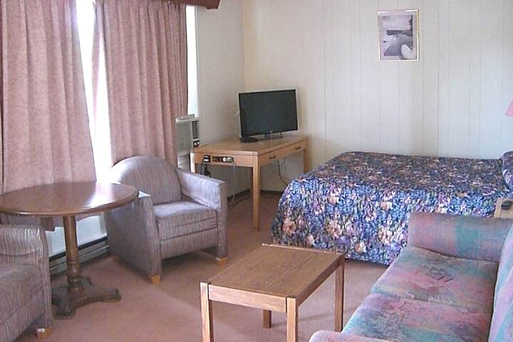 Room 8 of 42
