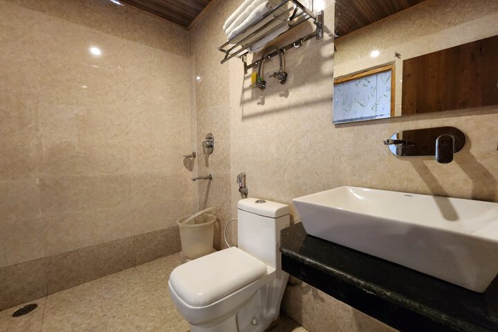 Room 16 of 22