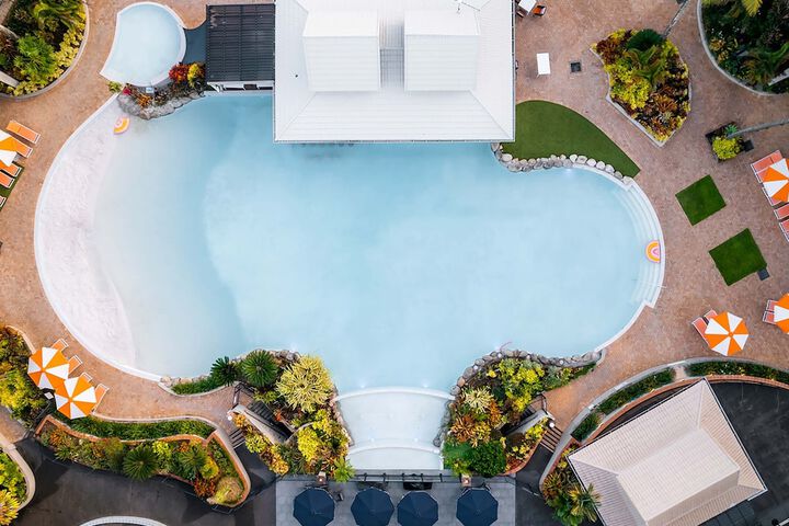 Pool 44 of 106