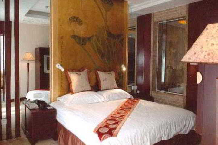 Room 4 of 4