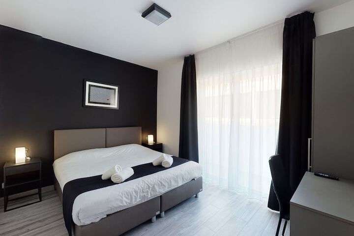 Room 14 of 65