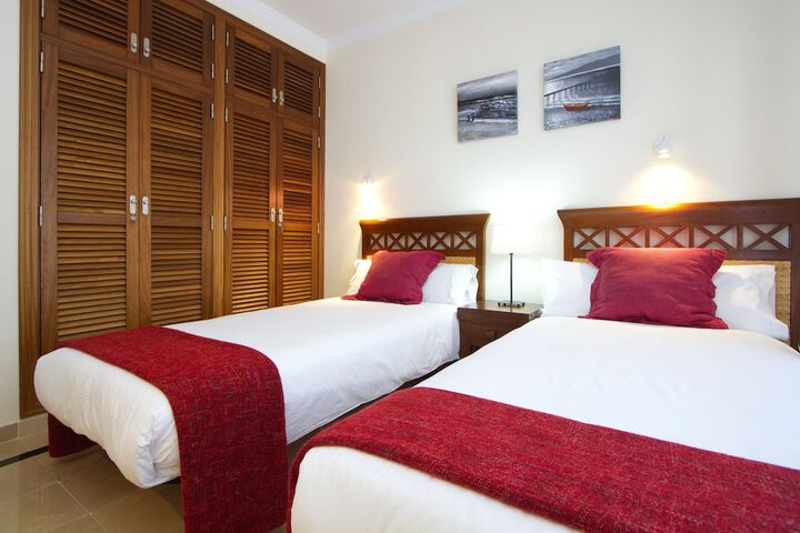 Room 8 of 43