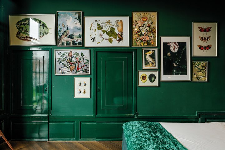 Room 2 of 33