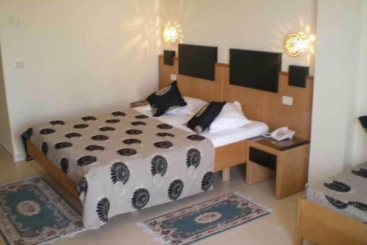 Room 15 of 71