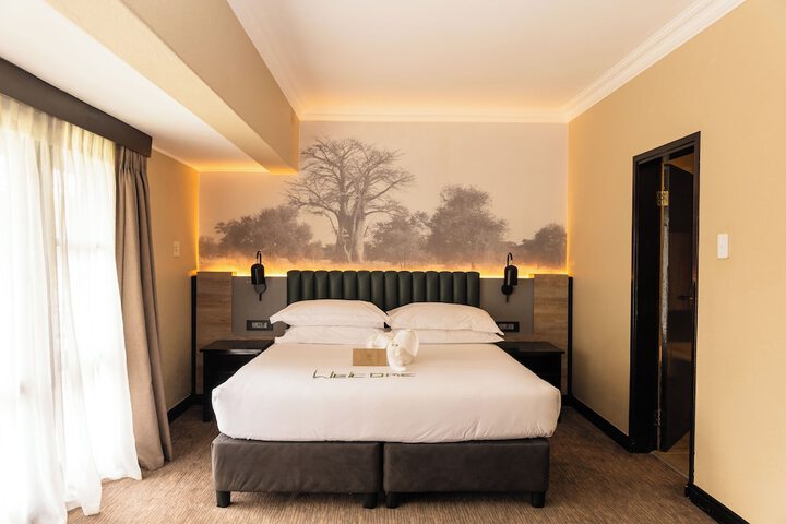 Room 9 of 118