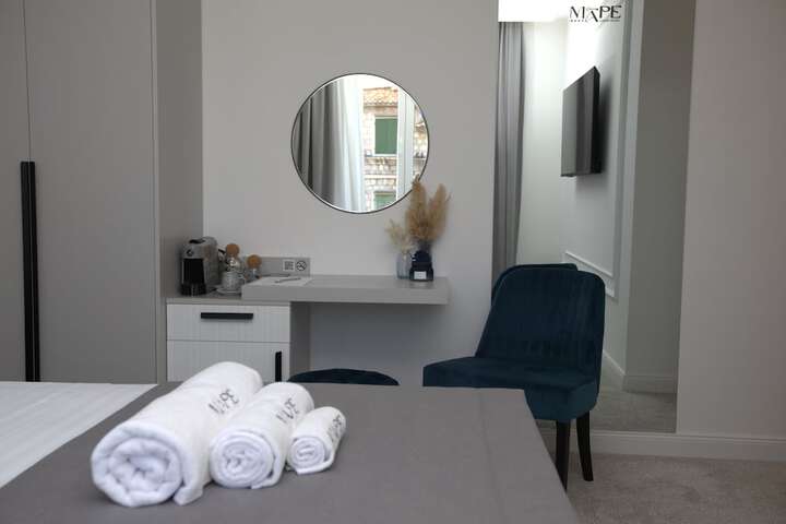 Room 20 of 49