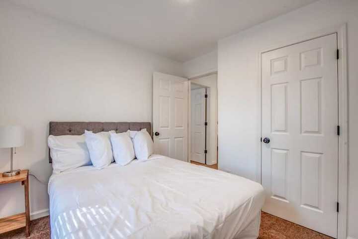Room 14 of 32