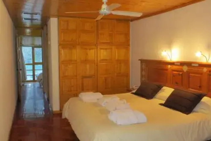 Room 3 of 20