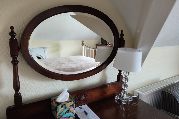 Room 14 of 42