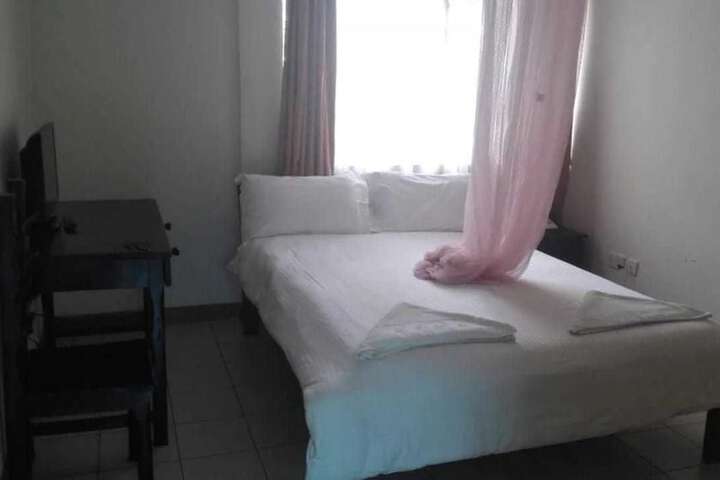 Room 4 of 11
