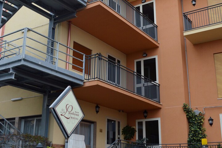 Hotel 33 of 33