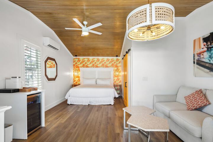 Room 11 of 51