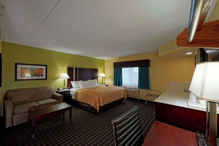 1 King Bed (1 of 8)