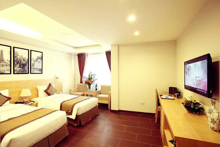 Room 3 of 112