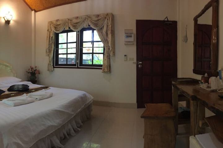 Room 2 of 37