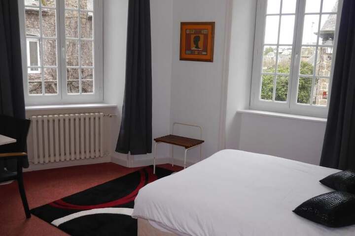 Room 9 of 39