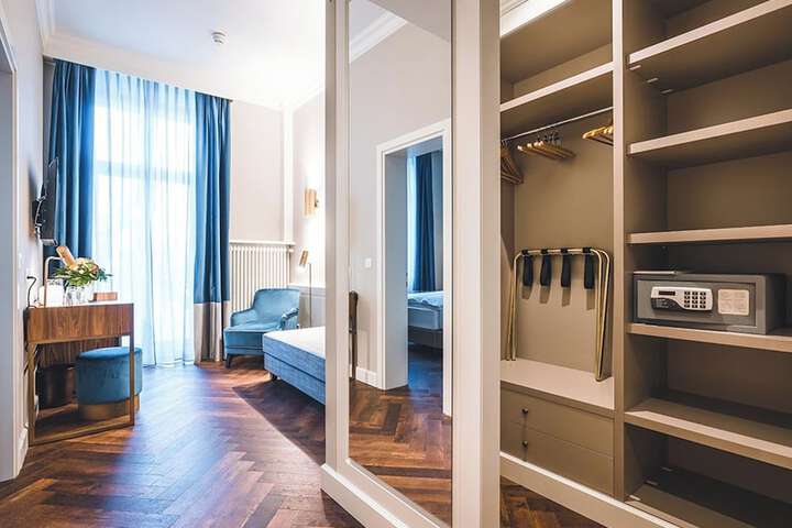 Room 36 of 120