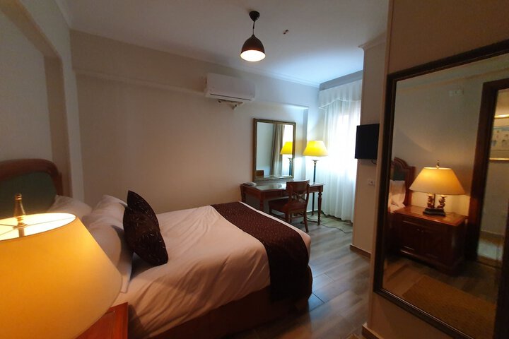 Room 15 of 34