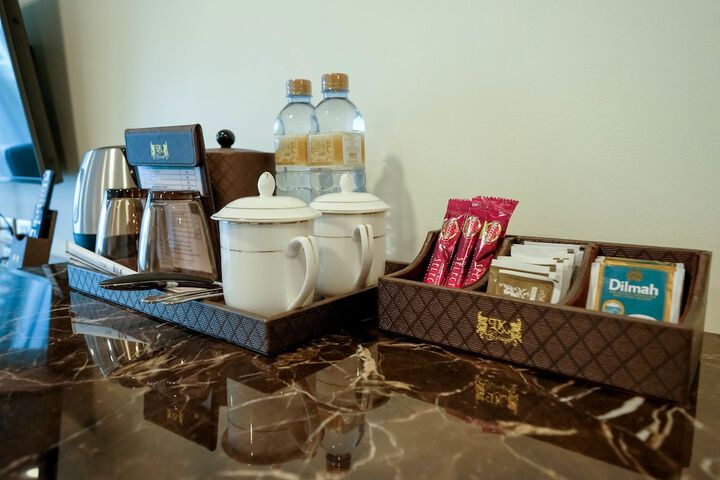 Breakfast/Coffee Service 19 of 40