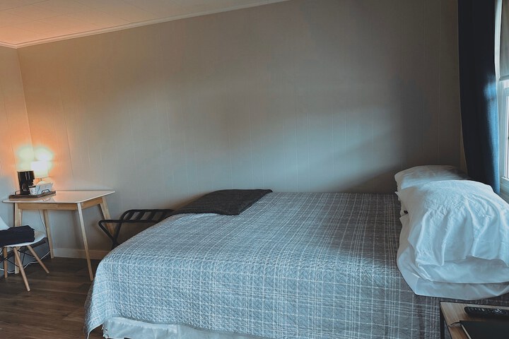 Room 5 of 13