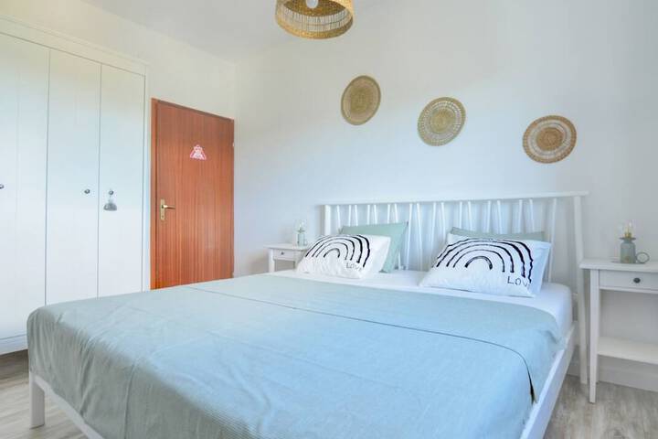 Room 5 of 27